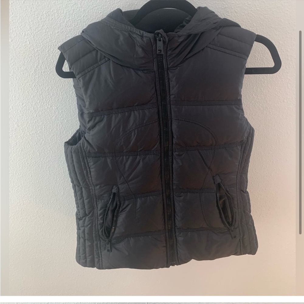 Lululemon vests